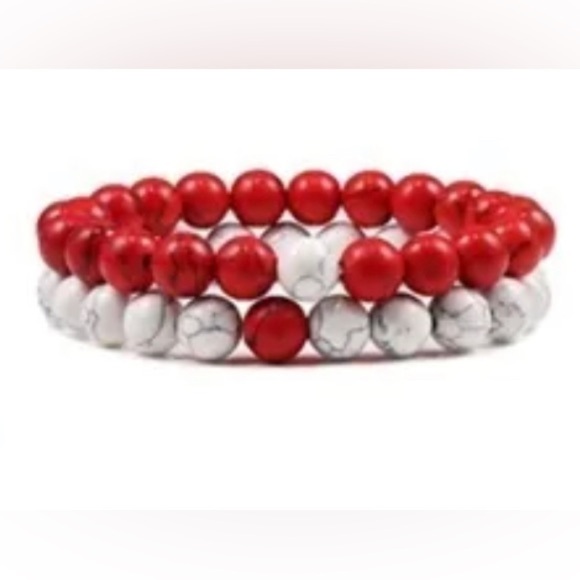 Unisex 2 Stretch Bracelets in red and white with black marbled veins - Picture 3 of 7
